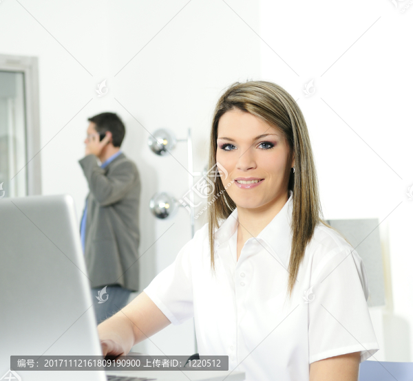女人