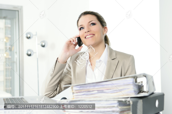 女人