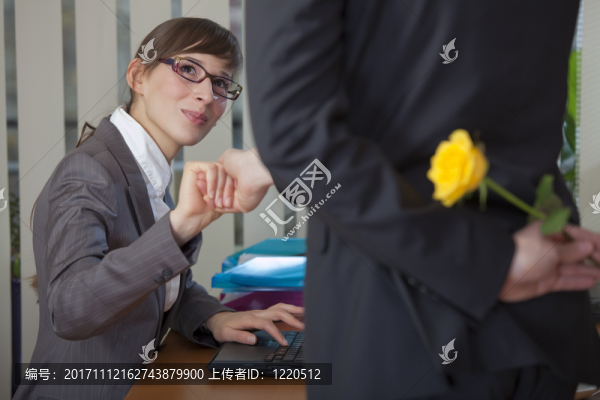 手