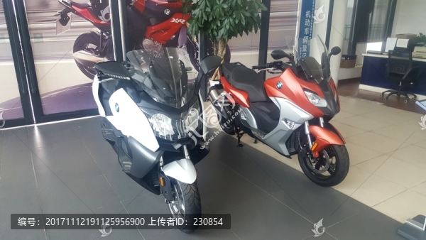摩托車(chē)