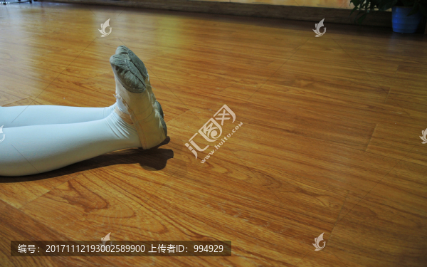 跳舞女孩子的腳