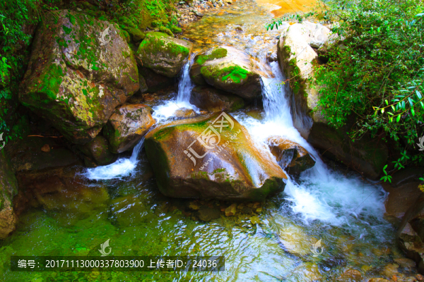 大理蒼山,小溪流水
