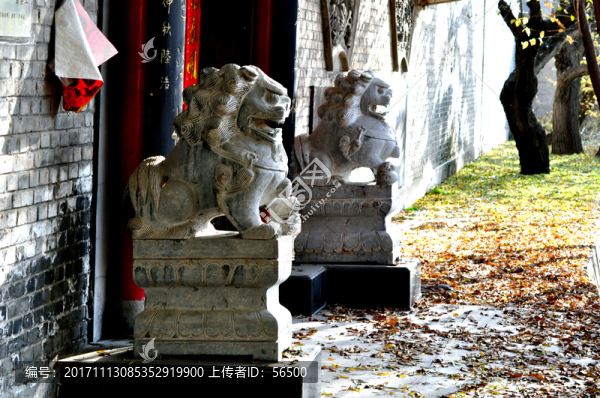 門前石獅子
