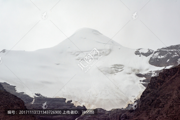 西藏雪山