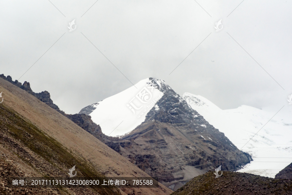 西藏雪山