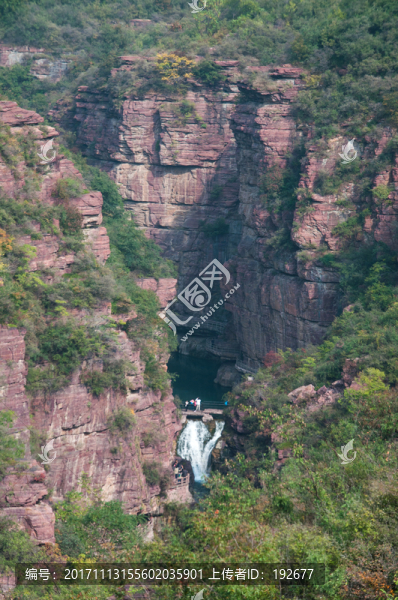 云臺(tái)山紅石峽