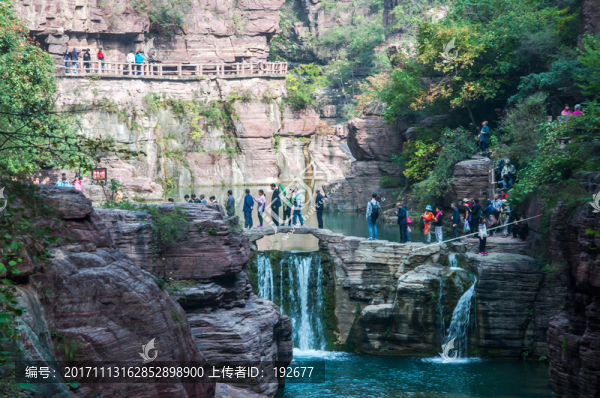 云臺(tái)山紅石峽