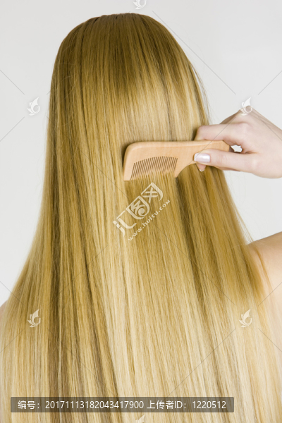 女人