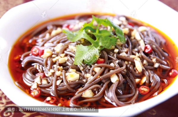 涼拌蕨根粉
