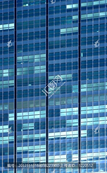 在柏林一個(gè)現(xiàn)代高層建筑的窗戶