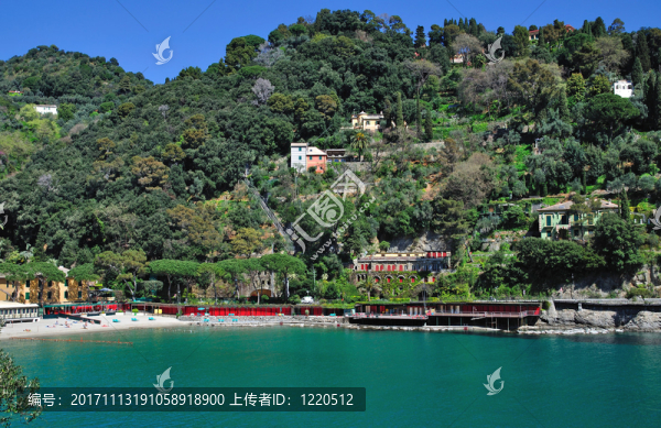 波托菲諾風(fēng)景如畫的海灣-匯圖網(wǎng) www.fosd68.com 波托菲諾風(fēng)景如畫的海灣