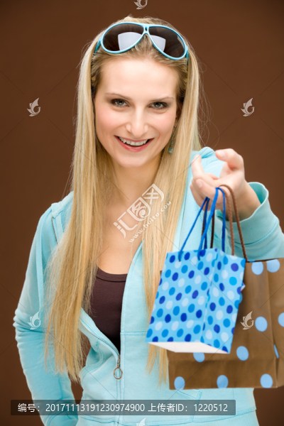 女人-匯圖網(wǎng) www.fosd68.com 女人