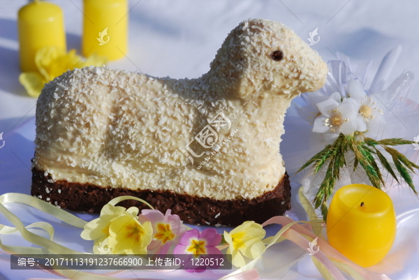 復活節(jié)羊肉蛋糕桌裝飾