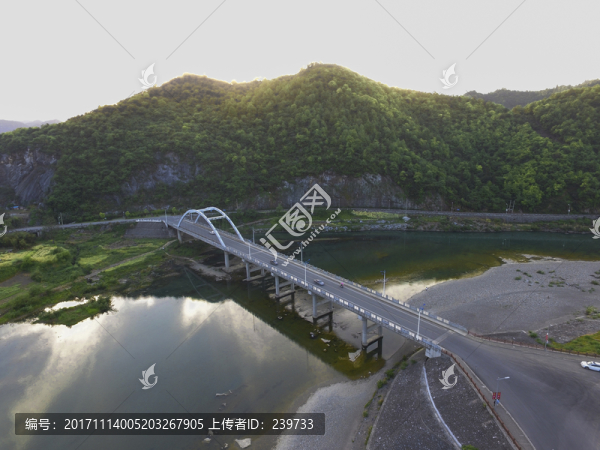 秋浦河風(fēng)光