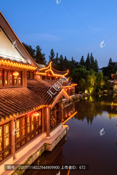 水街夜色