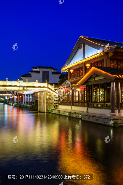 水街夜色