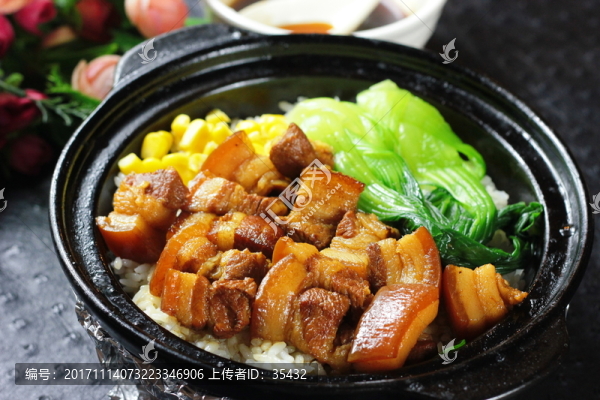鹵肉煲仔飯