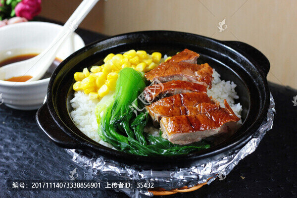 燒鴨煲仔飯