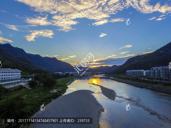 秋浦河風(fēng)光