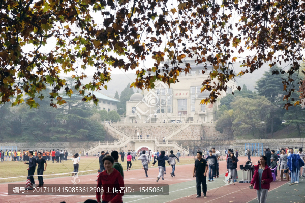 武漢大學奧場,秋天