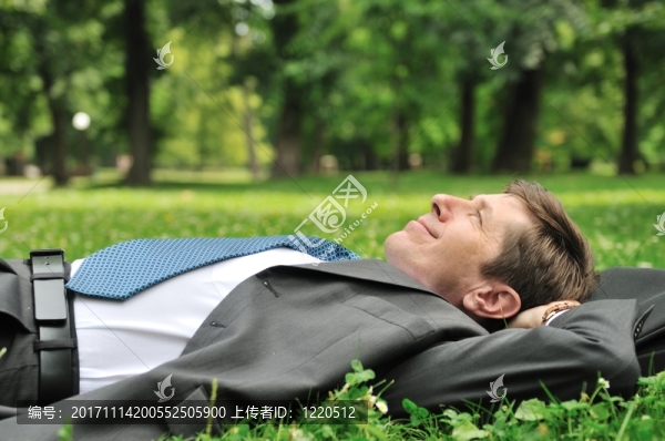 男性的