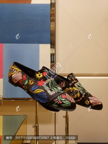 真皮刺繡女鞋