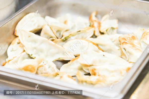 煎餃子