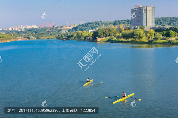 濕地公園湖泊皮劃艇訓練