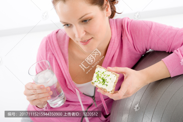 女人