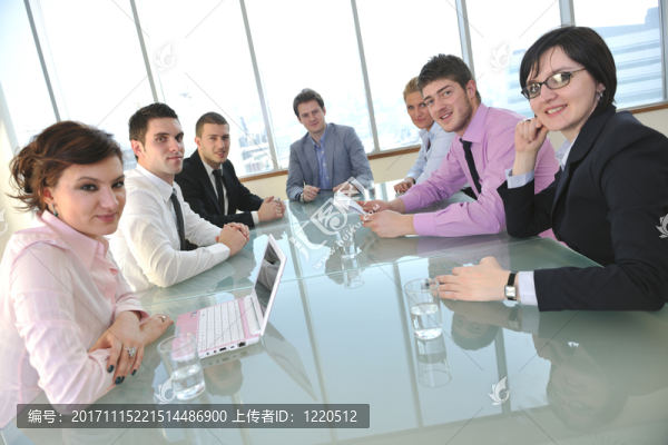 女人-匯圖網(wǎng) www.fosd68.com 女人