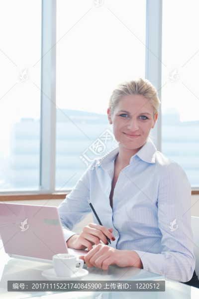 女人