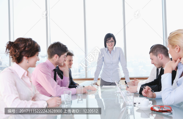 女人