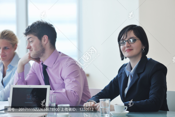 女人