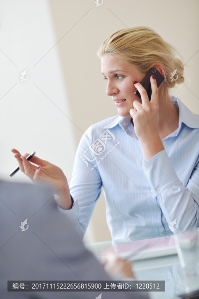 女人