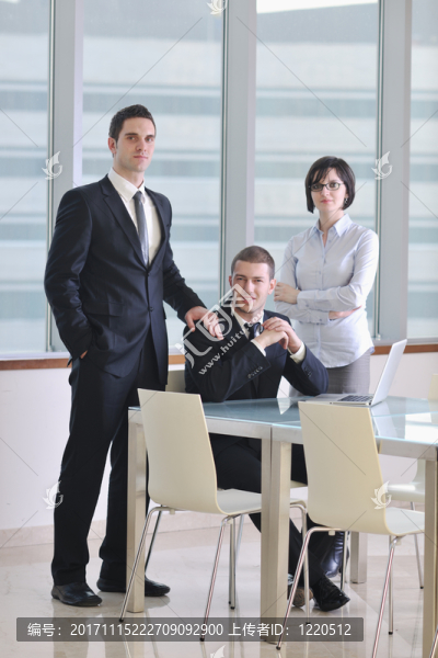 女人-匯圖網(wǎng) www.fosd68.com 女人