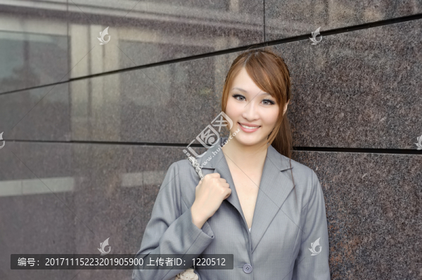 女人