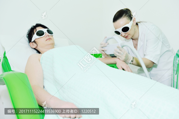 女人