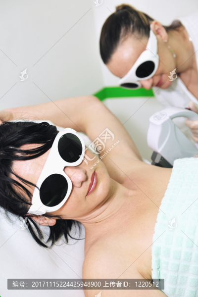 女人