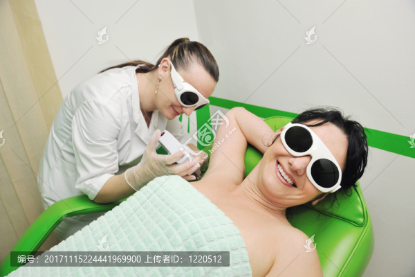 女人
