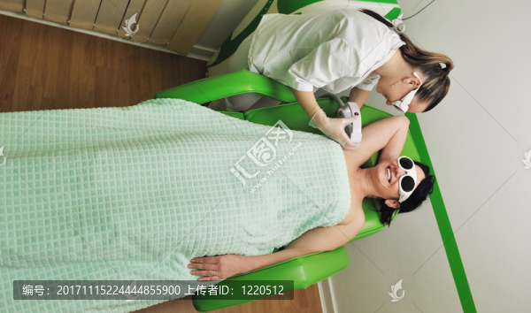 女人