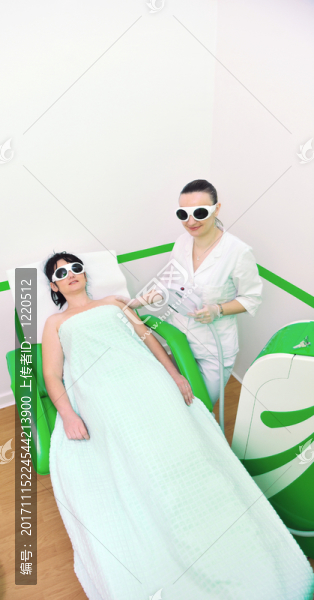 女人
