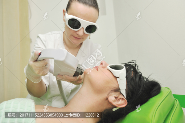 女人-匯圖網(wǎng) www.fosd68.com 女人