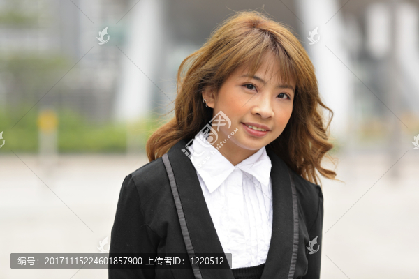女人