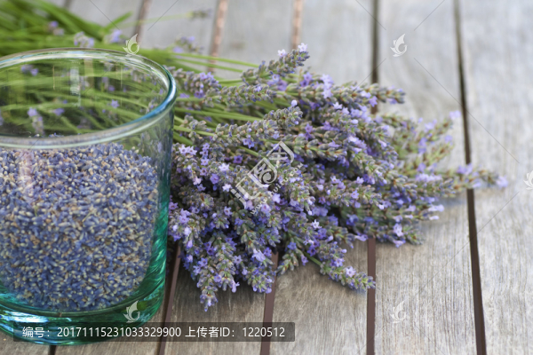 藍(lán)色