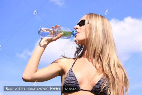 女人
