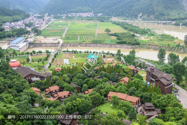 俯瞰燈籠鄉(xiāng)村家園