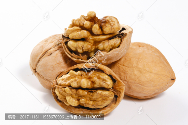 核桃白底高清