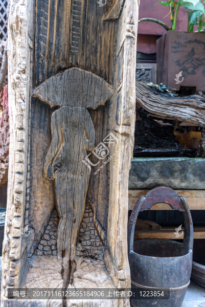 枯樹樁雕刻藝術(shù)
