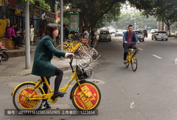 成都街頭的共享單車