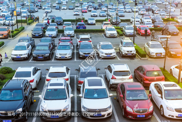 成都雙流奧特萊斯停車場(chǎng)
